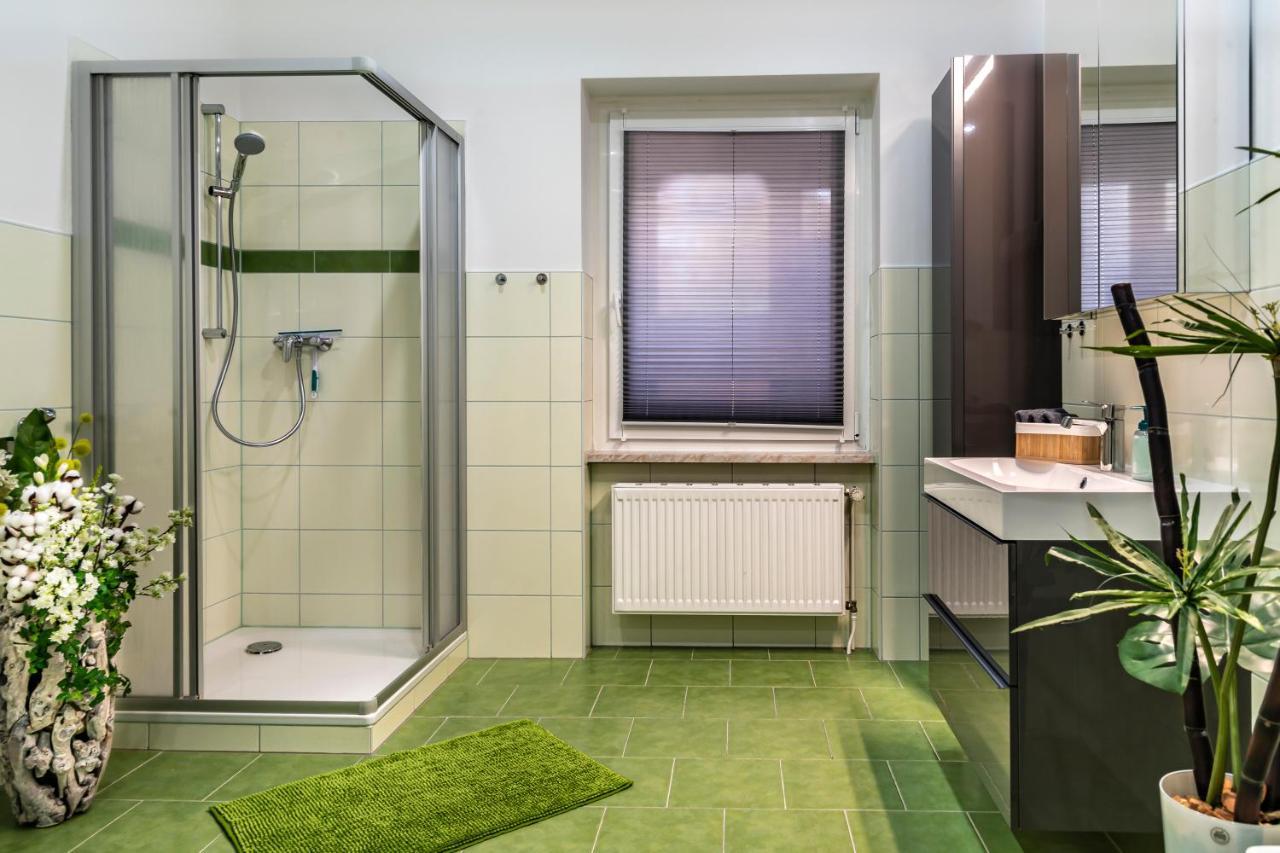 Komfortable Ferienwohnung In Halle Галль Экстерьер фото